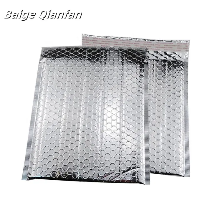 Kumush folbaning pufagi konvertasi to'ldirilgan mailodchi