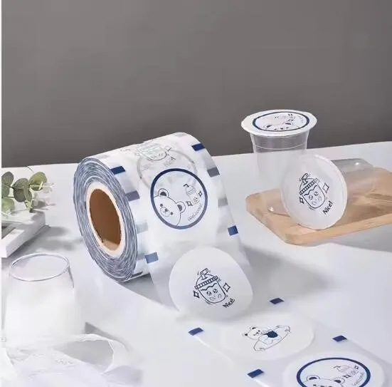 Moslashtirilgan bir martali ishlatiladigan qabariqli choy kofe ichimliklari uchun stakan qadoqlash plyonkasi Muz stakan yopish plyonkasi Plastik PP stakan muhrlangan plyonka rulosi